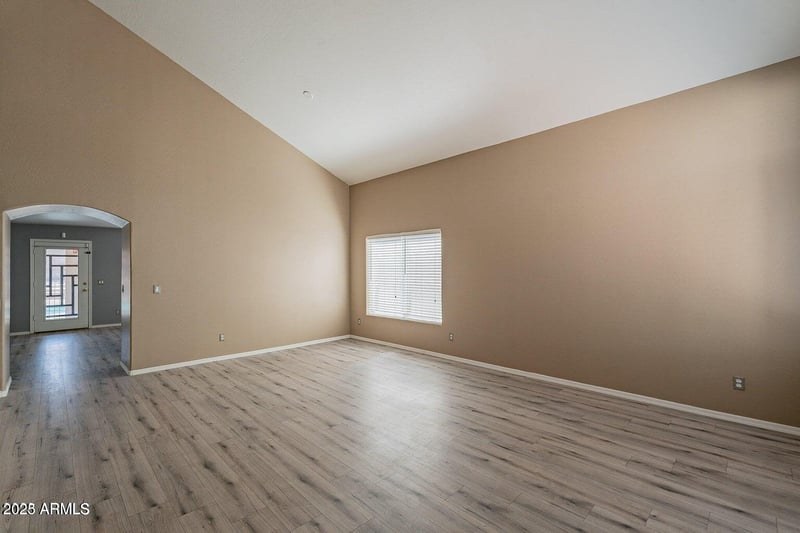 1917 Burgess Ln, Phoenix, AZ 85041