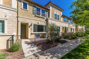 1917 Hampton Ln #104, Gilbert, AZ 85295