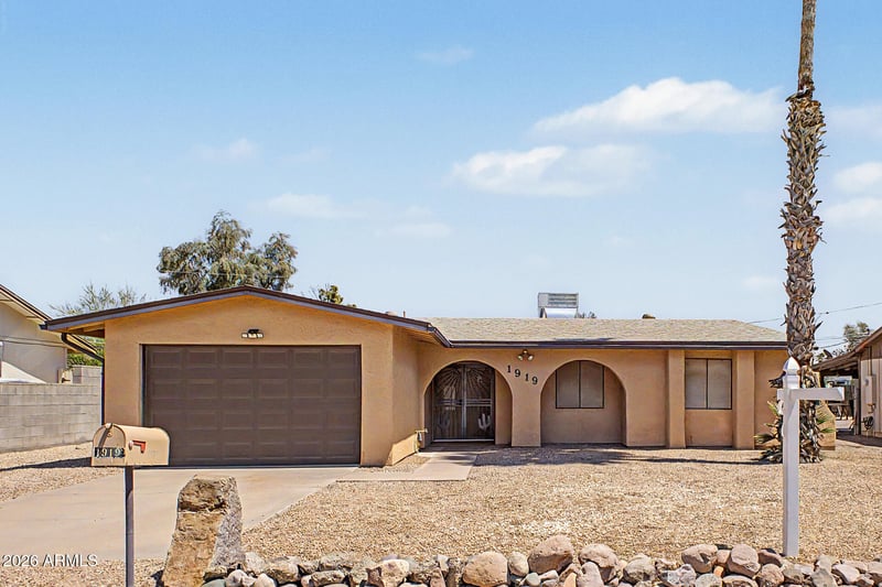 1919 Plaza Dr, Apache Junction, AZ 85120