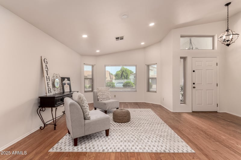 1920 Belmont Dr, Tempe, AZ 85284