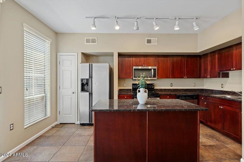 1920 E Bell Rd #1083, Phoenix, AZ 85022