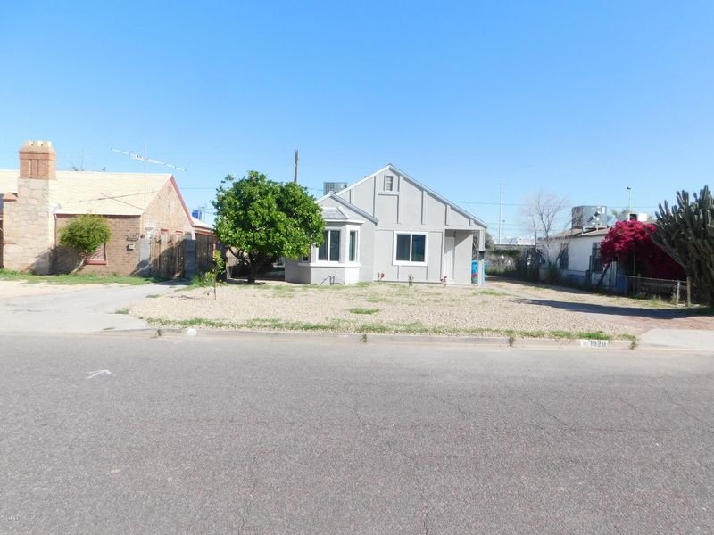 1920 W Monte Vista Rd, Phoenix, AZ 85009
