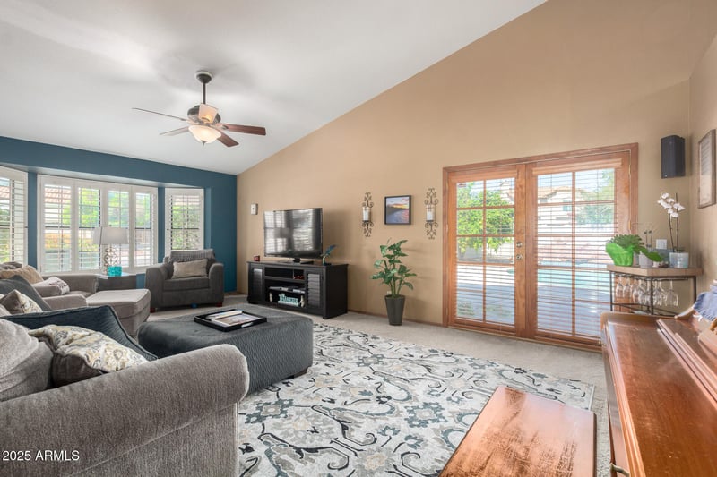 19203 71st Dr, Glendale, AZ 85308