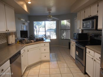 19216 93rd Dr, Peoria, AZ 85382