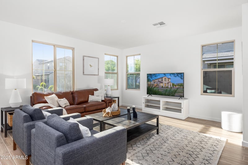 1922 Chisum Trl, Phoenix, AZ 85085