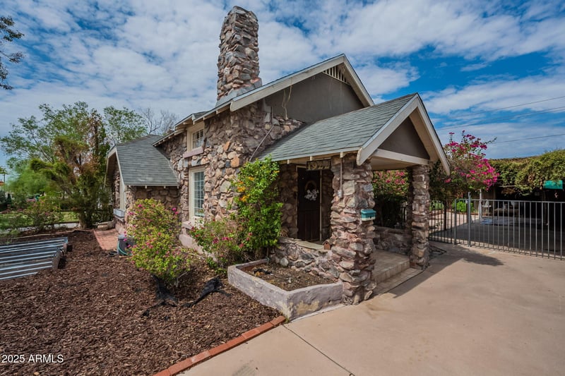 1922 Holly St, Phoenix, AZ 85009