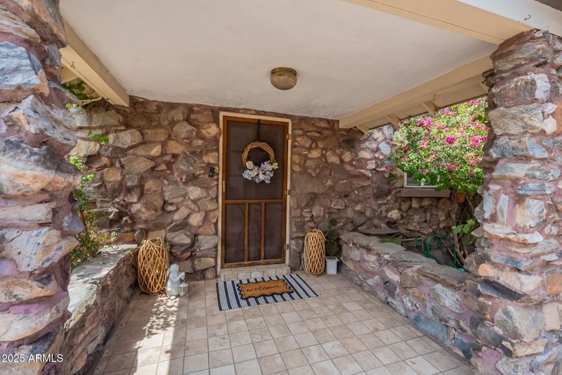 1922 W Holly St, Phoenix, AZ 85009