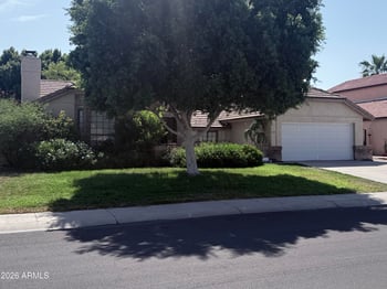 19225 67th Dr, Glendale, AZ 85308