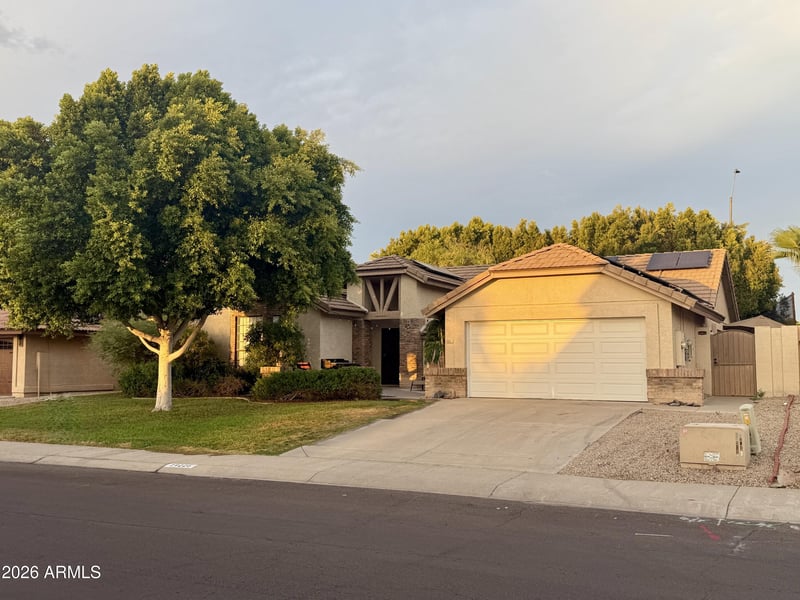 19225 N 67th Dr, Glendale, AZ 85308