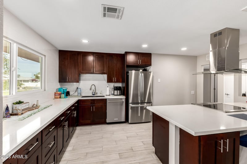 19226 Signal Butte Cir, Sun City, AZ 85373