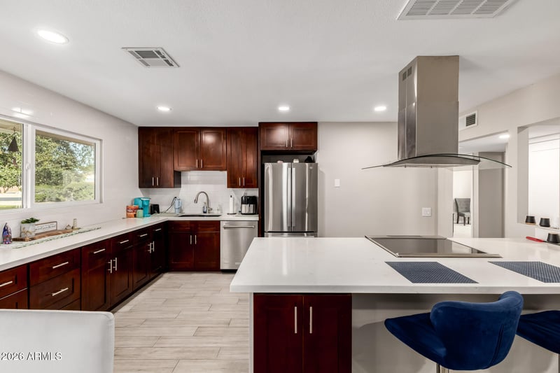 19226 Signal Butte Cir, Sun City, AZ 85373