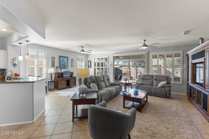 19228 Guardian Ln, Surprise, AZ 85387