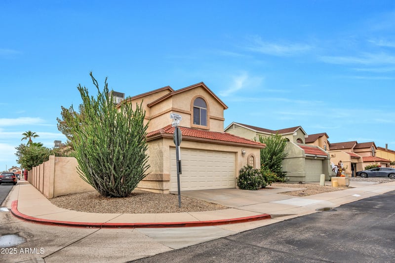 19230 5th St, Phoenix, AZ 85024