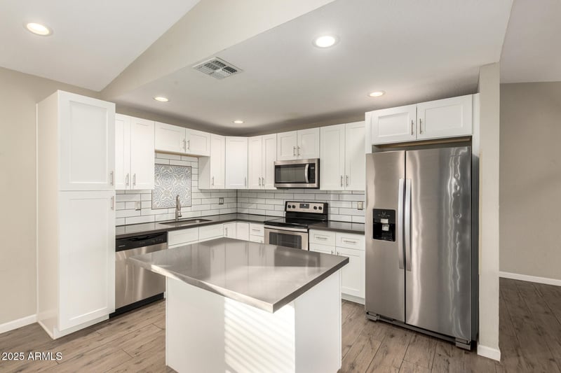 19237 5th Ave, Phoenix, AZ 85027