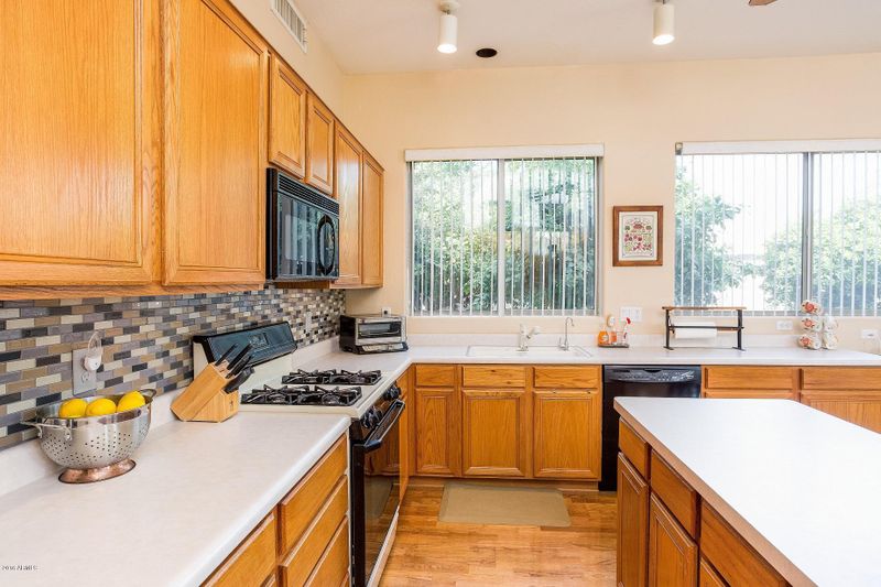 1924 E Campbell Ave, Gilbert, AZ 85234