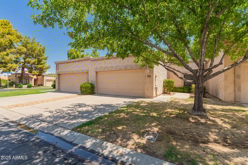 19249 93rd Dr, Peoria, AZ 85382