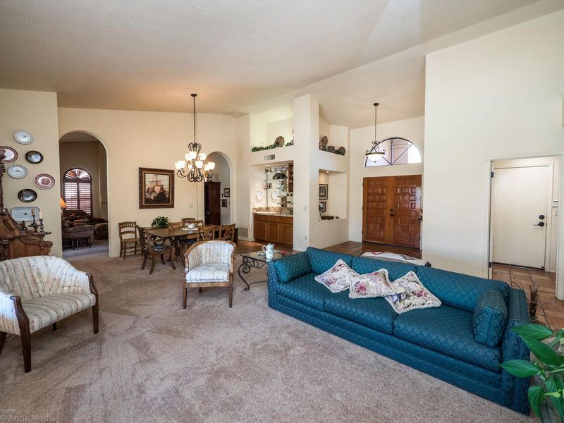1925 E Calle De Caballos Dr, Tempe, AZ 85284