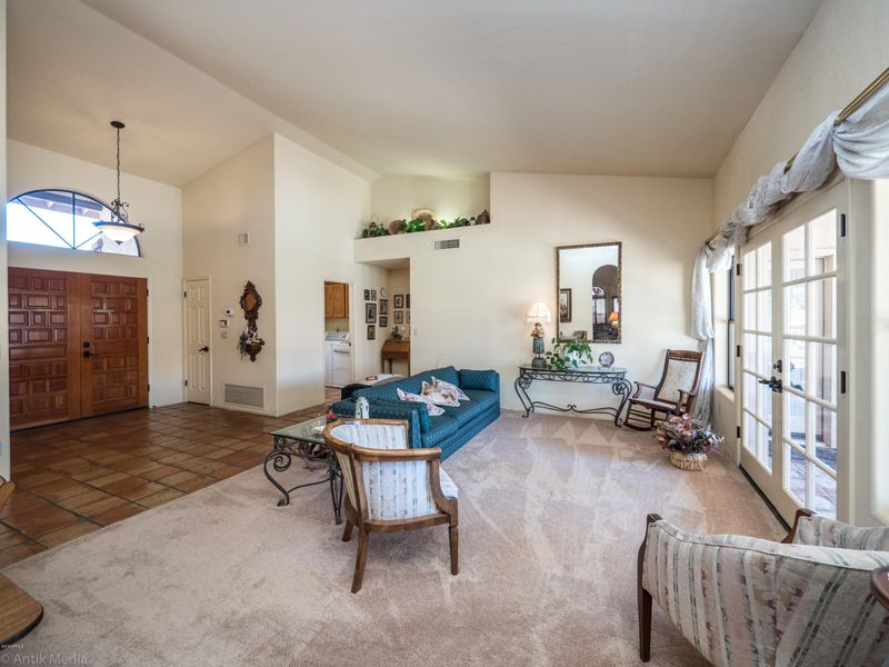 1925 E Calle De Caballos Dr, Tempe, AZ 85284