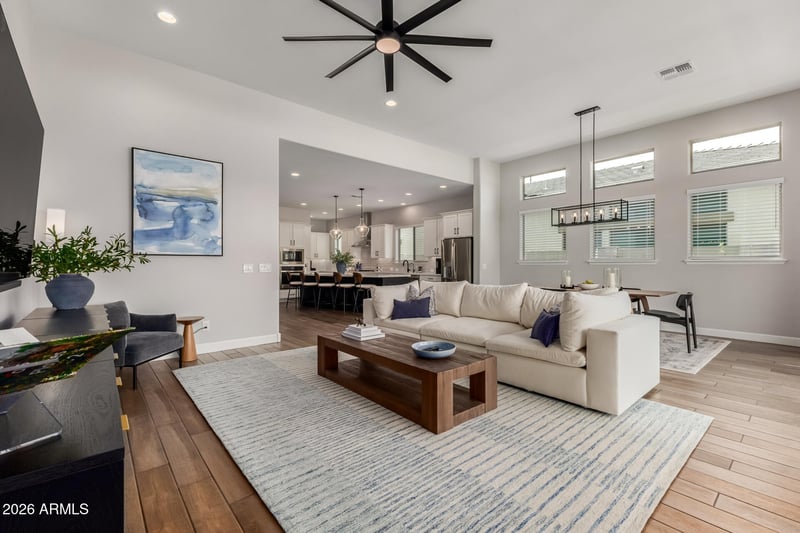 1926 Holden Dr, Phoenix, AZ 85085