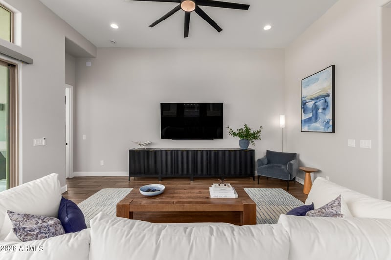 1926 Holden Dr, Phoenix, AZ 85085