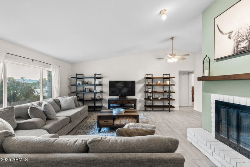 1926 Wood Dr, Phoenix, AZ 85029