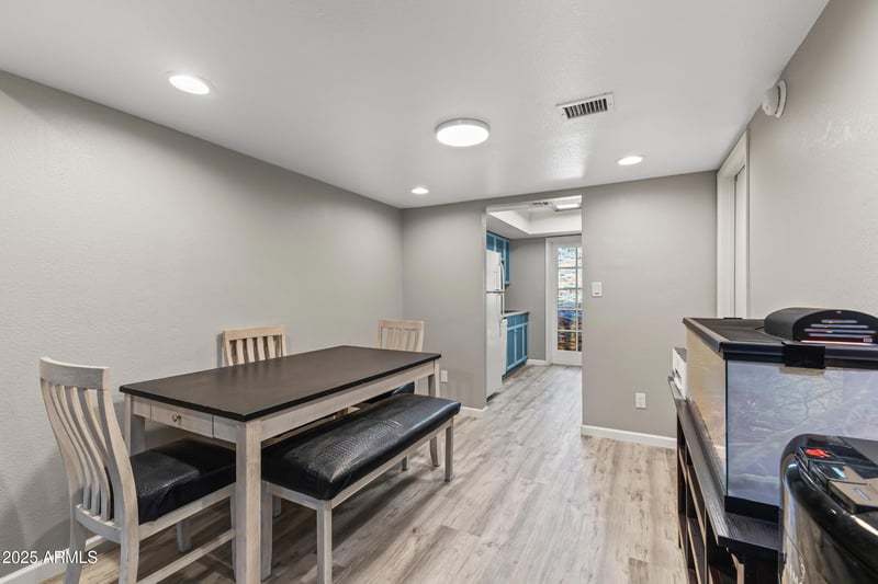 1927 Hampton Ave #204, Mesa, AZ 85204