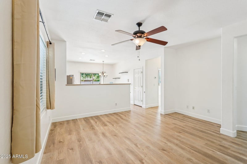 1927 Kuralt Dr, Anthem, AZ 85086