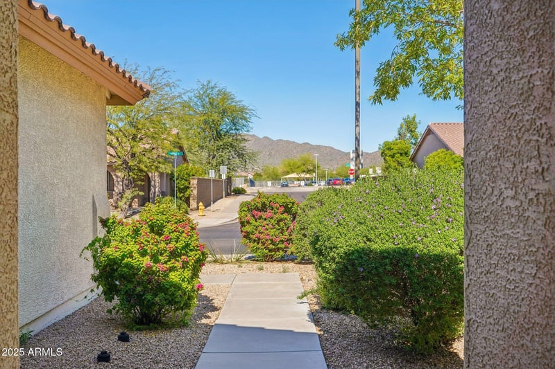 1927 Kuralt Dr, Anthem, AZ 85086