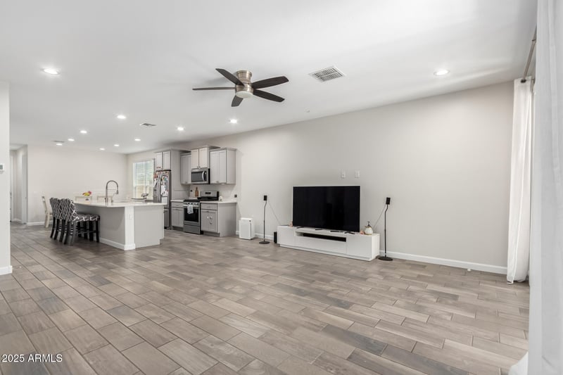 1927 Plum Rd, Phoenix, AZ 85085