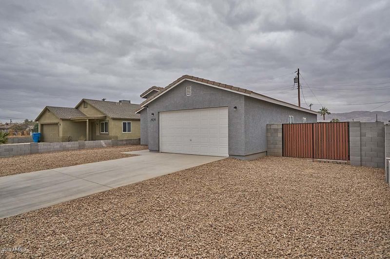 1929 E Encinas Ln, Phoenix, AZ 85040