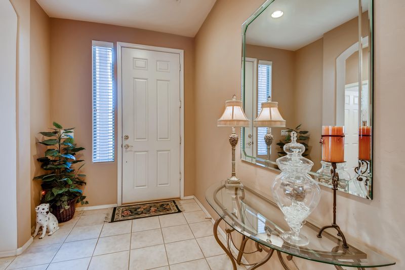 193 E Rock Wren Dr, San Tan Valley, AZ 85143
