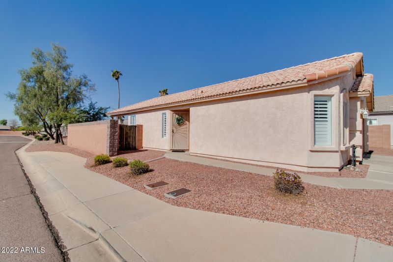 1930 E Phelps Rd, Phoenix, AZ 85022