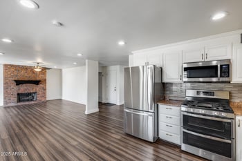 1930 Voltaire Ave, Phoenix, AZ 85029