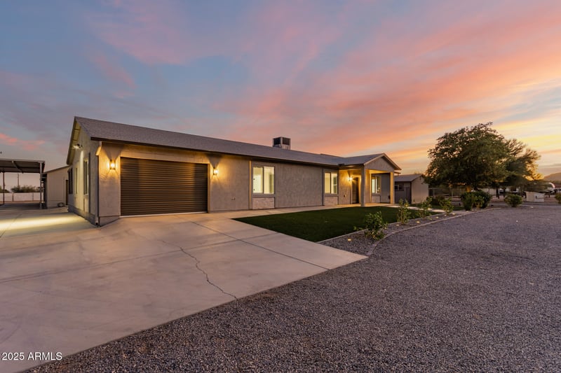 19305 Earll Dr, Litchfield Park, AZ 85340