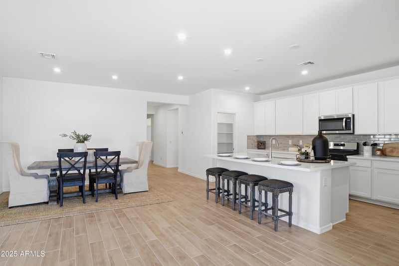 19311 Valle Vista Way, Litchfield Park, AZ 85340