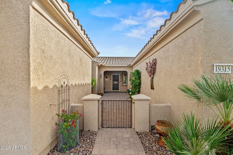 19315 Tallowood Way, Surprise, AZ 85387