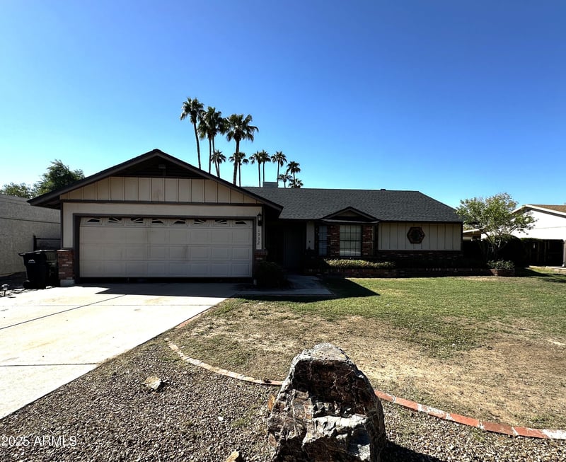 1932 Harris Dr, Mesa, AZ 85203