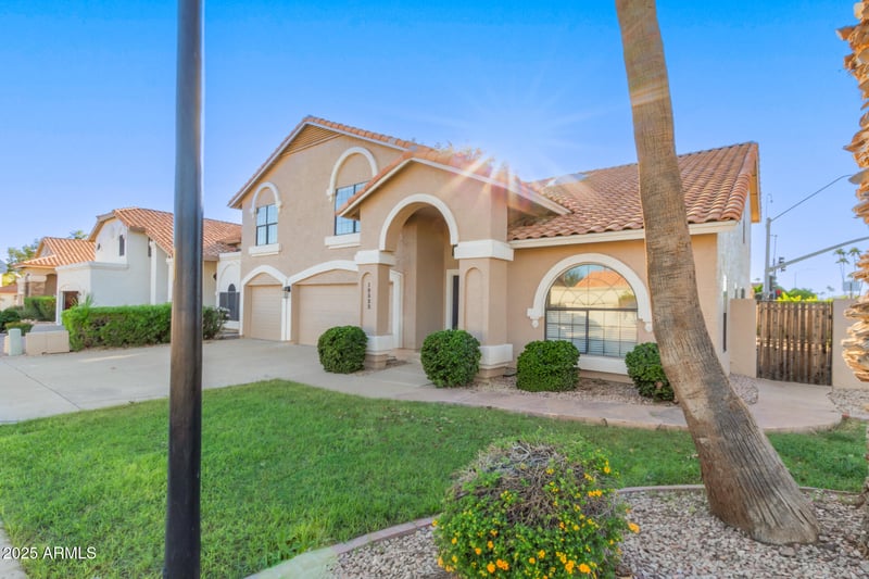 19322 74th Dr, Glendale, AZ 85308