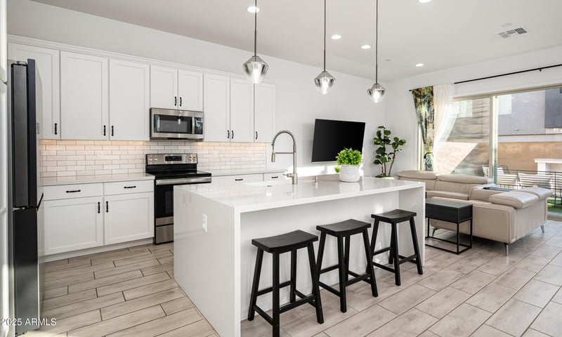 1933 Kinfield Trl, Phoenix, AZ 85085