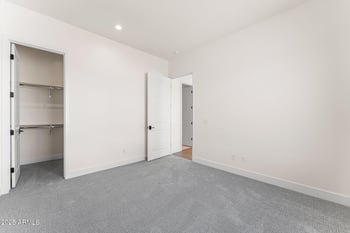 1933 Long Rifle Rd, Phoenix, AZ 85086