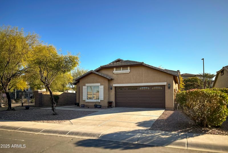 1933 S Peppertree Dr, Gilbert, AZ 85295