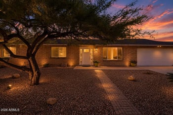 1934 Kristal Way, Phoenix, AZ 85027