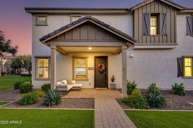 1935 Lariat Ln, Phoenix, AZ 85085