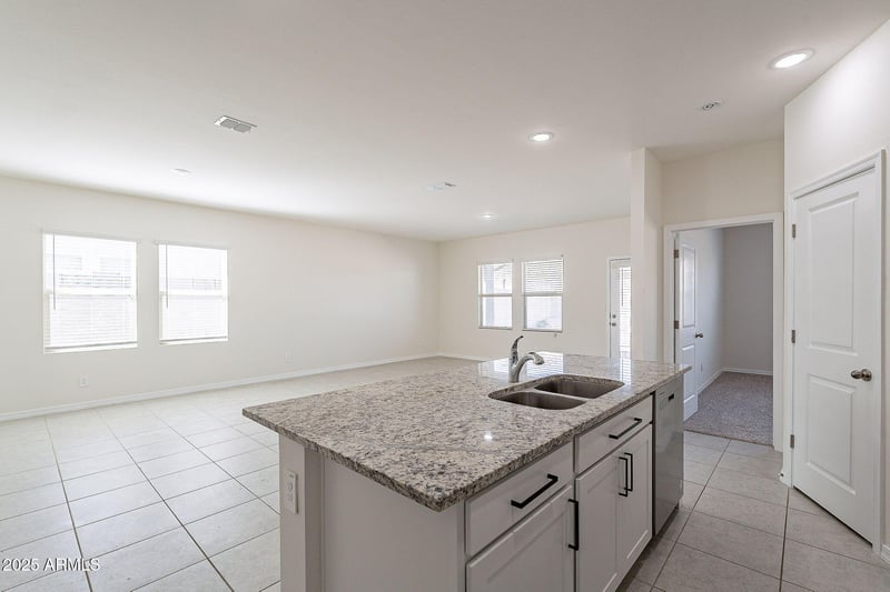 19354 Coolidge St, Litchfield Park, AZ 85340