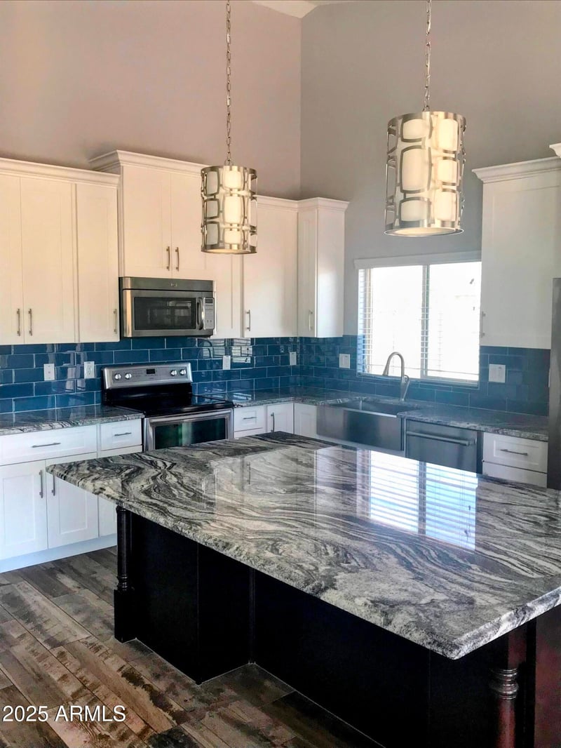 19365 28th St, Phoenix, AZ 85050