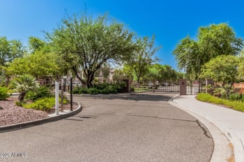 1937 Davis Rd, Phoenix, AZ 85023