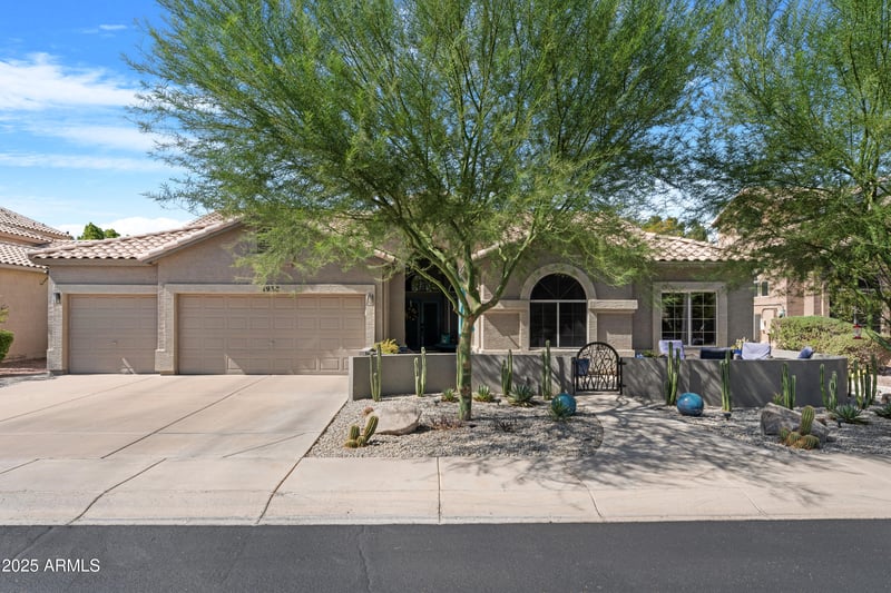 1938 Brentrup Dr, Tempe, AZ 85283