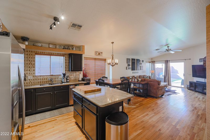 1938 E Siesta Ln, Phoenix, AZ 85024