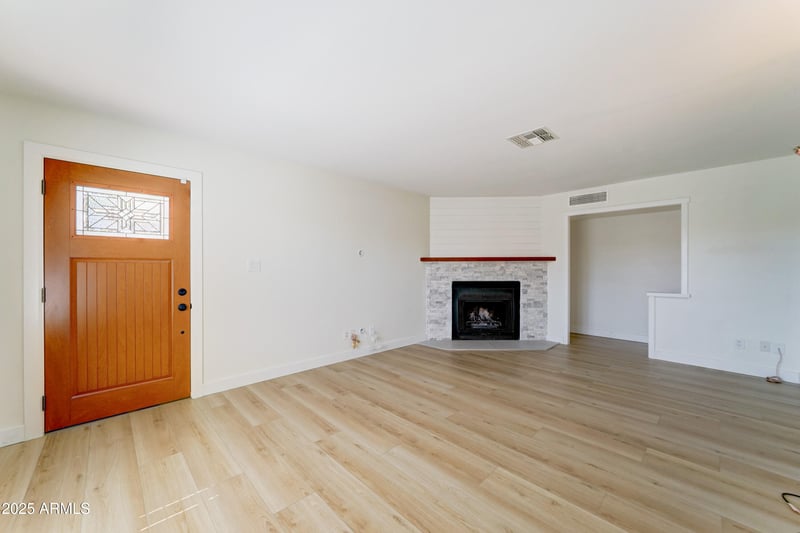 1938 Greenway Dr, Tempe, AZ 85282