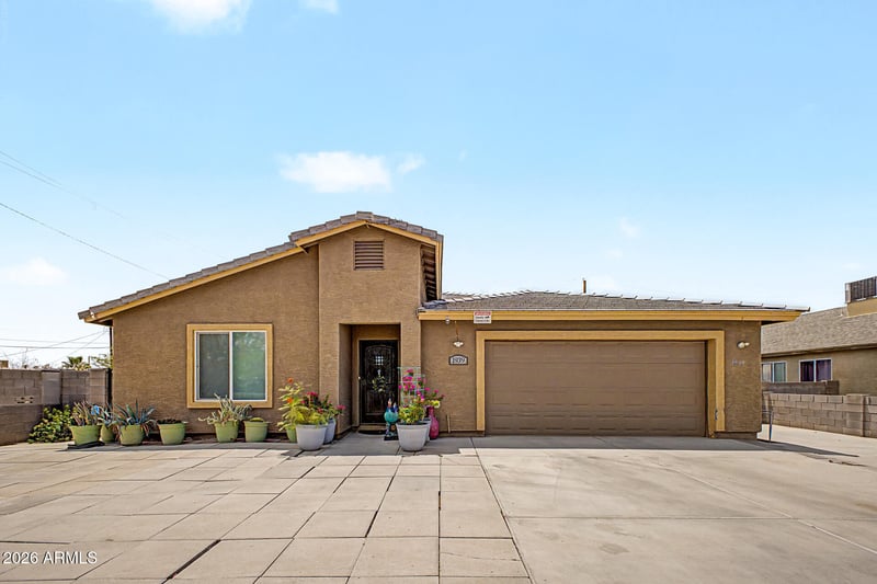 1939 Encinas Ln, Phoenix, AZ 85040